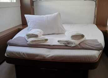 Rent a catamaran in Lavrion Marina - Lagoon 46 