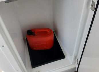 Rent a catamaran in Lavrion Marina - Lagoon 46 