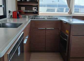 Rent a catamaran in Lavrion Marina - Lagoon 46 