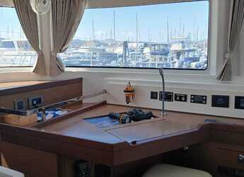 Rent a catamaran in Lavrion Marina - Lagoon 46 