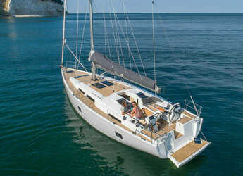 Rent a sailboat in Volos - Hanse 458