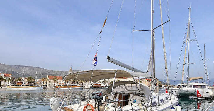 Rent a sailboat in Jezera ACI Marina - Bavaria 43 Cruiser