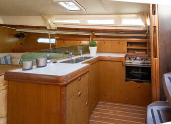 Rent a sailboat in Kavala - Marina Perigialiou - Sun Odyssey 42i