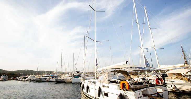 Rent a sailboat in Lavrion Marina - Hanse 508