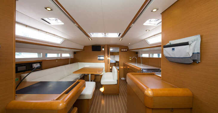Rent a sailboat in Yes marina - Sun Odyssey 509