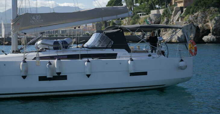 Rent a sailboat in Poseidon Marina - Dufour 430