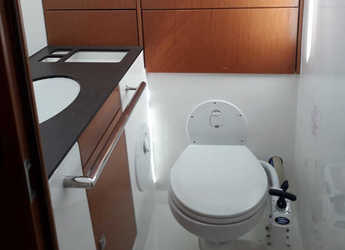 Rent a sailboat in Marina di Scarlino - Bavaria Cruiser 46