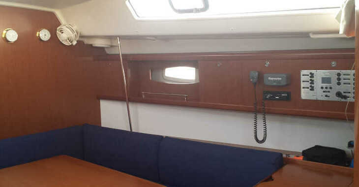 Rent a sailboat in Marina di Scarlino - Beneteau Oceanis 43