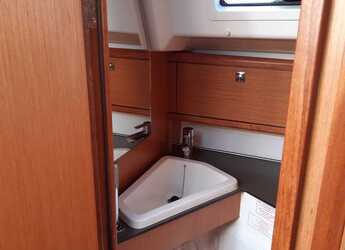 Rent a sailboat in Marina di Scarlino - Bavaria Cruiser 34