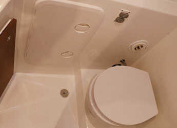 Rent a catamaran in Nanny Cay - Lagoon 42 - 4 + 2 cab.