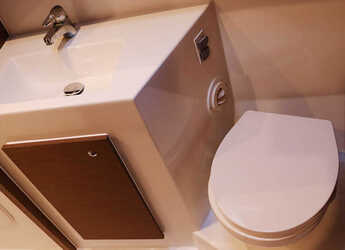 Rent a catamaran in Nanny Cay - Lagoon 42 - 4 + 2 cab.