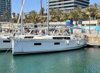 Rent a sailboat in Club Nàutic Estartit - Oceanis 38.1