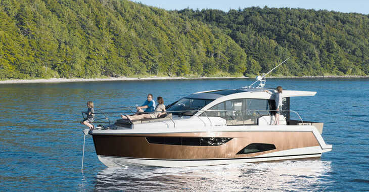Rent a yacht in Veruda Marina - Sealine C330