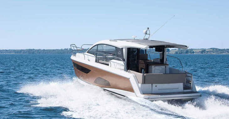 Rent a yacht in Veruda - Sealine C330
