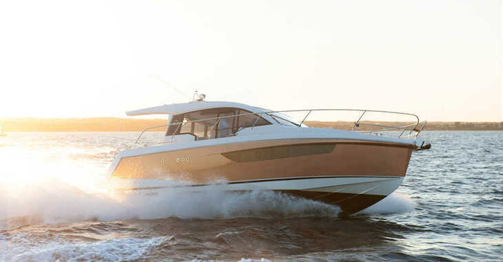 Rent a yacht in Veruda - Sealine C330