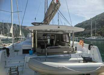 Rent a catamaran in ACI Marina Dubrovnik - Bali 4.4 - 4 + 1 cab.