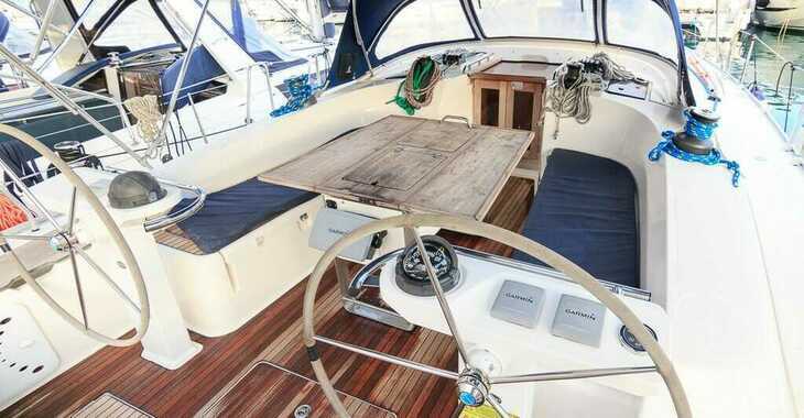Rent a sailboat in Muelle de la lonja - Bavaria 45 Cruiser