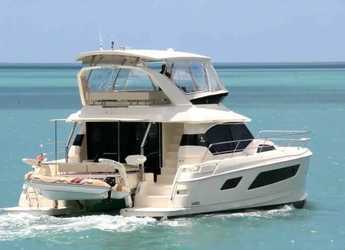Rent a power catamaran  in Scrub Island - Aquila 44 