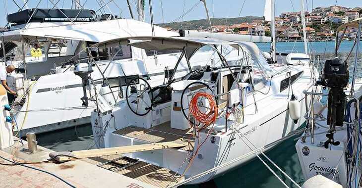 Chartern Sie segelboot in Marina Frapa - Oceanis 34.1