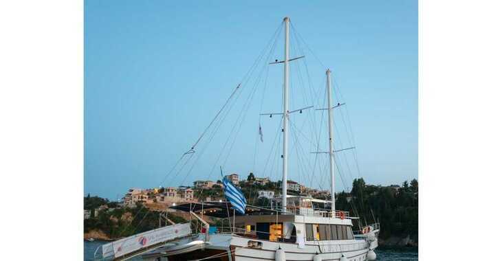Rent a schooner in Nidri Marine - Gulet Eros