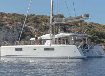 Rent a catamaran in Agios Kosmas Marina - Lagoon 52F