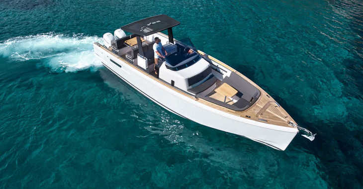 Rent a motorboat in Port Vell - FJORD 36 EXPRESS