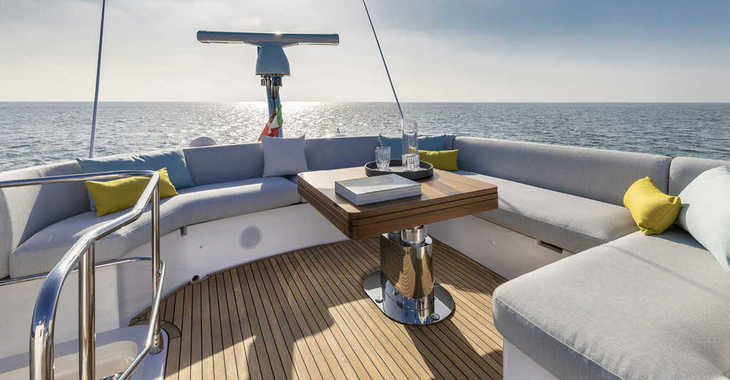 Rent a yacht in Moll Vell - Azimut 53 Fly
