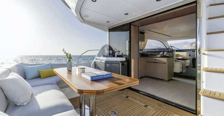 Rent a yacht in Moll Vell - Azimut 53 Fly