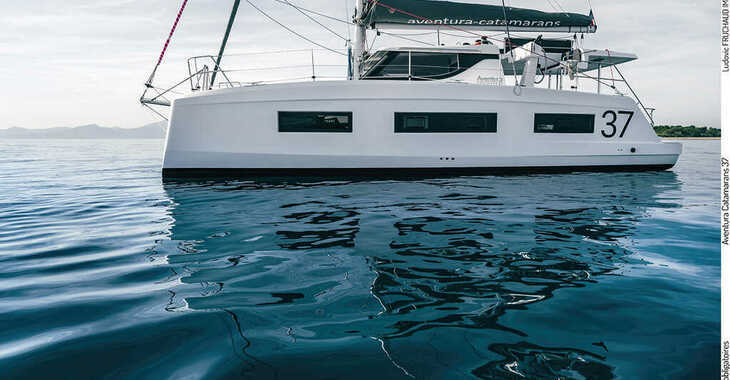 Chartern Sie katamaran in Marina Real Juan Carlos I - Aventura 37