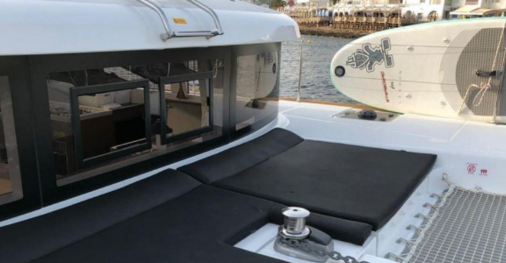 Rent a catamaran in Club Náutico Ibiza - Lagoon 40