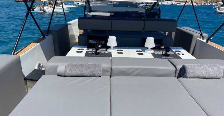 Louer bateau à moteur à Marina Botafoch - De Antonio Yachts D33