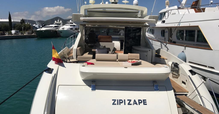 Rent a yacht in Marina el Portet de Denia - Azimut 68
