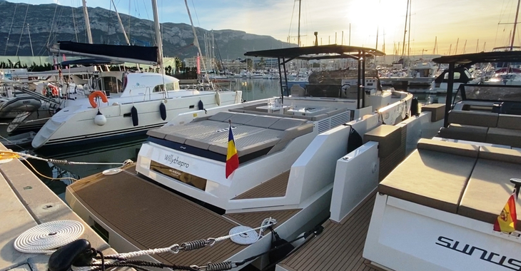 Louer bateau à moteur à Marina el Portet de Denia - De Antonio Yachts D42