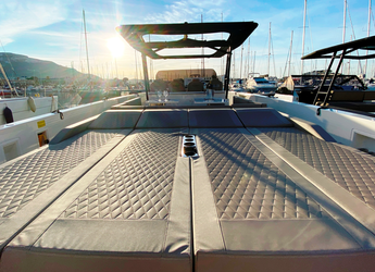 Chartern Sie motorboot in Marina el Portet de Denia - De Antonio Yachts D42