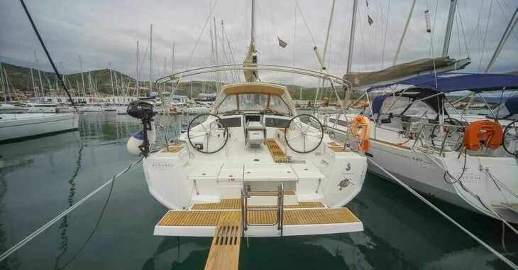 Rent a sailboat in Marina Baotić - Oceanis 48 - 5 cab.