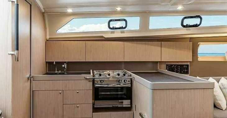 Rent a sailboat in Compass Point Marina - Oceanis 41.1