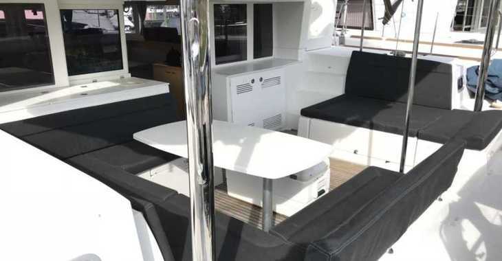 Rent a catamaran in Palm Cay Marina - Lagoon 450 - 4 + 1 cab.