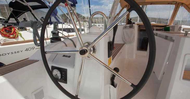 Rent a sailboat in Marina di Portorosa - Oceanis 38.1