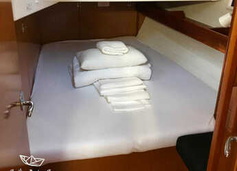 Rent a sailboat in Nidri Marine - Bavaria 45 Cruiser