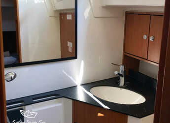 Rent a sailboat in Nidri Marine - Bavaria 45 Cruiser