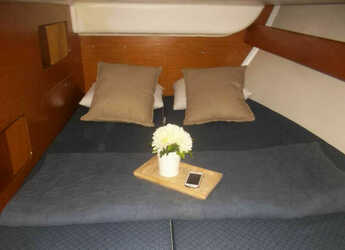 Rent a sailboat in Nidri Marine - Cyclades 43.4