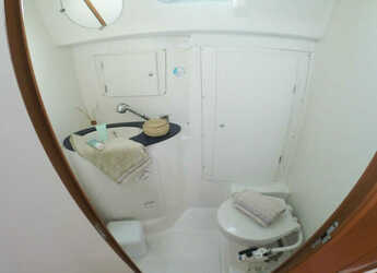 Rent a sailboat in Nidri Marine - Cyclades 43.4