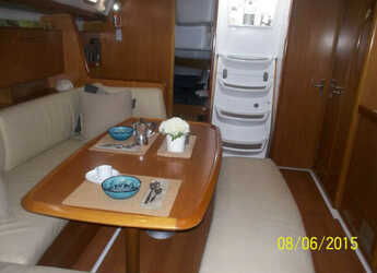 Rent a sailboat in Nidri Marine - Cyclades 43.4