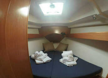 Rent a sailboat in Nidri Marine - Cyclades 43.4