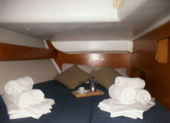 Rent a sailboat in Nidri Marine - Cyclades 43.4