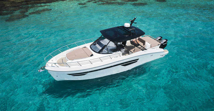 Rent a motorboat in Marina Botafoch - Oryx 38