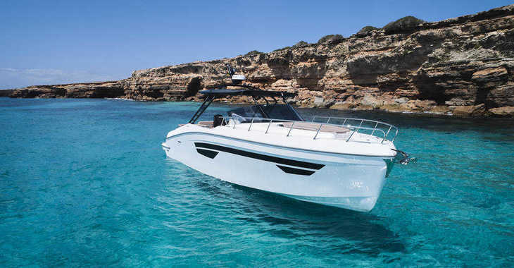 Rent a motorboat in Marina Botafoch - Oryx 38