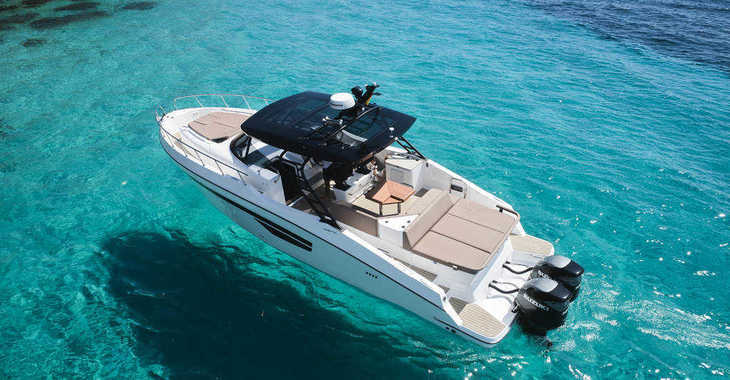 Chartern Sie motorboot in Marina Botafoch - Oryx 38