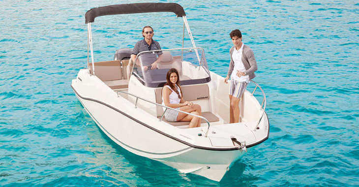 Louer bateau à moteur à Marina el Portet de Denia - QuickSilver 675