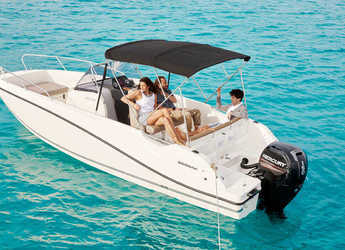 Rent a motorboat in Marina el Portet de Denia - QuickSilver 675